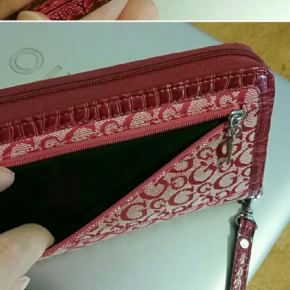 Guess Wallet - Picture 3 of 4